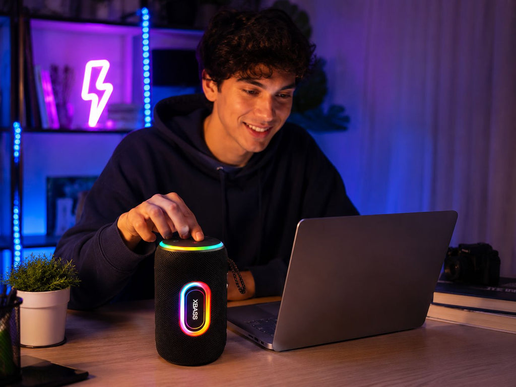 PARLANTE BLUETOOTH XBASS CON LUCES LED RGB