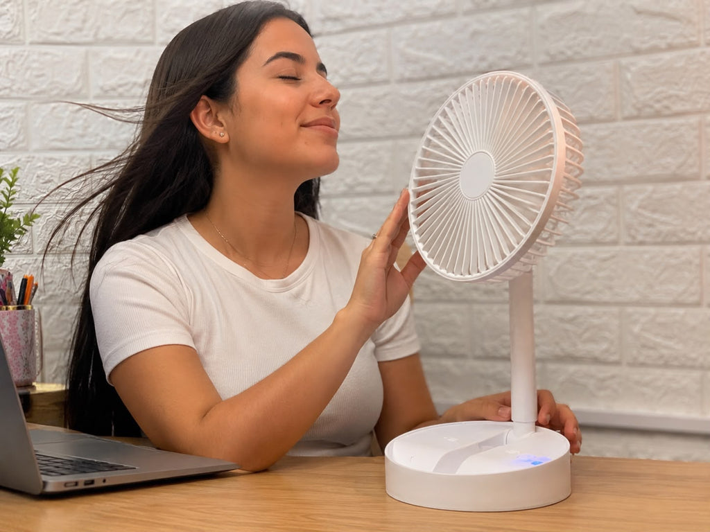 VENTILADOR TELESCÓPICO PLEGABLE RECARGABLE – COLOR BLANCO. E5N4