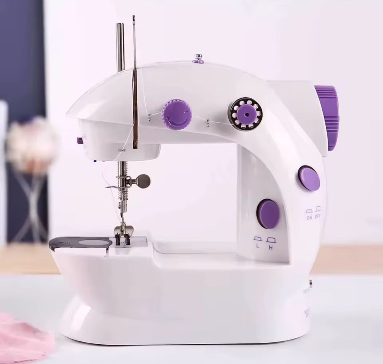 MINI MÁQUINA DE COSER. E9N4